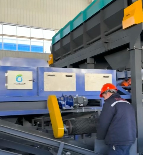 路友華選全套分選設(shè)備試機(jī)工作，在專業(yè)技術(shù)員的指導(dǎo)下有序開展。